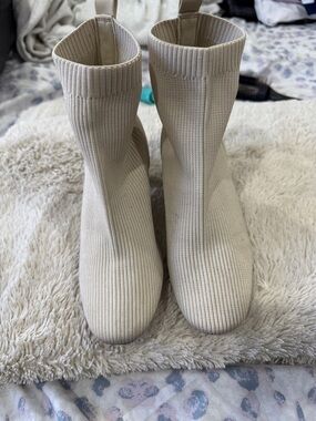 Joie Cream Ribbed Knit Sock Booties